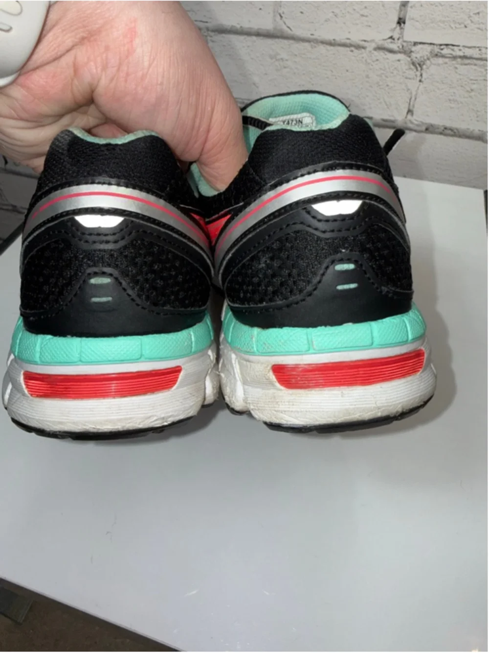 Women's ASICS GEL-EXCITE 2 Athletic Running Shoes Size 9 Black Teal Gym Shoes